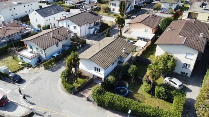 VENDESI A LOSONE - Graziosa casa bifamiliare con possibilità di residenza secondaria (2)