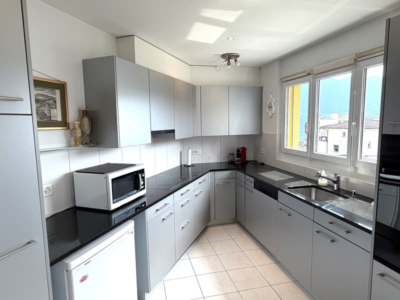 Minusio - Vendesi appartamento curato con grande balcone (6)