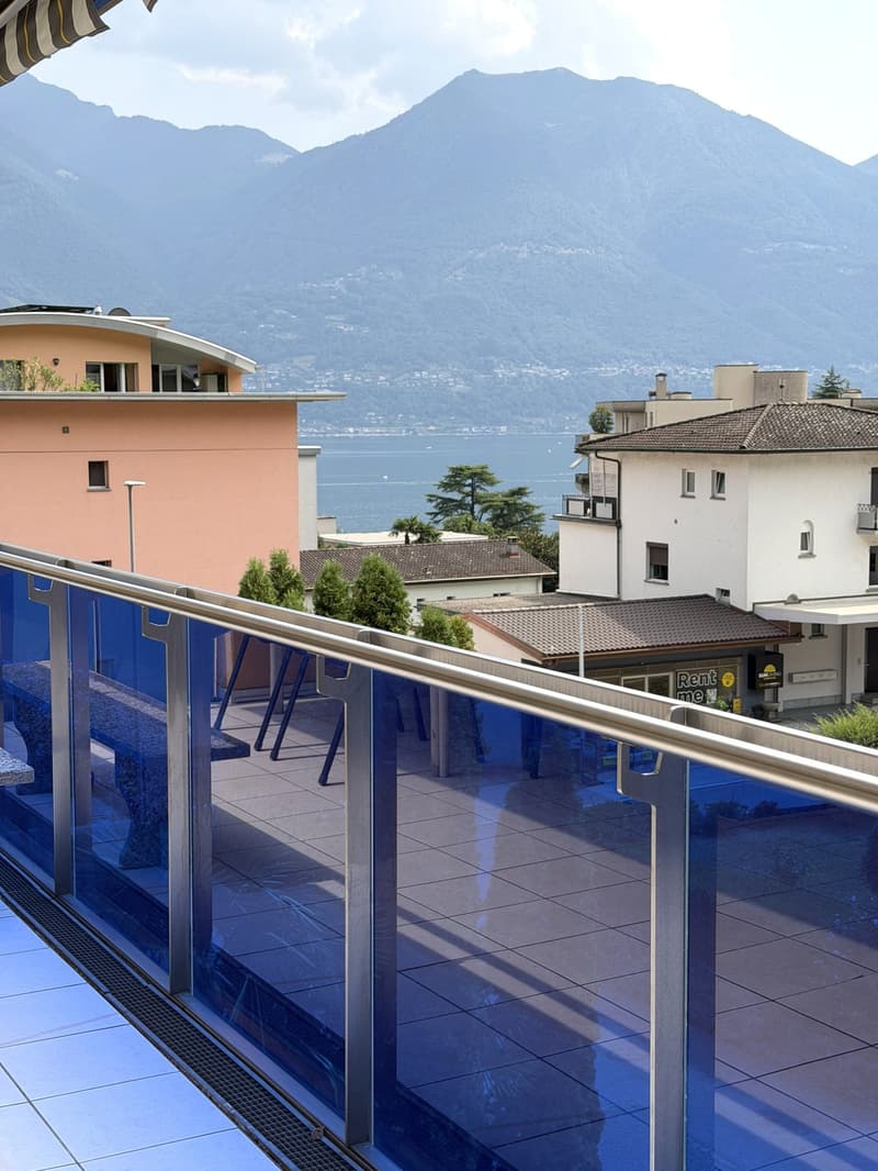 Minusio - Vendesi appartamento curato con grande balcone (3)