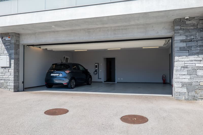 VENDESI A MINUSIO - moderno attico duplex di 4.5 locali con vista lago in casa bifamiliare (26)