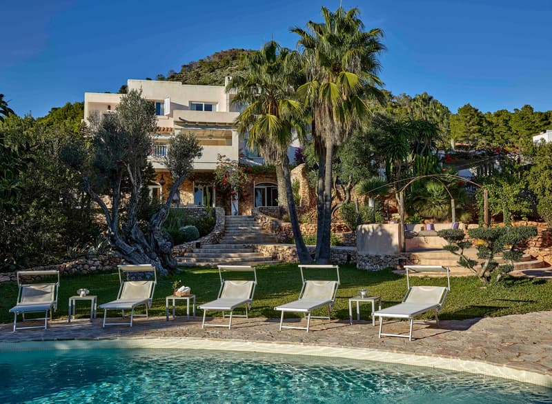 Villa di lusso con piscina a Ibiza (2)