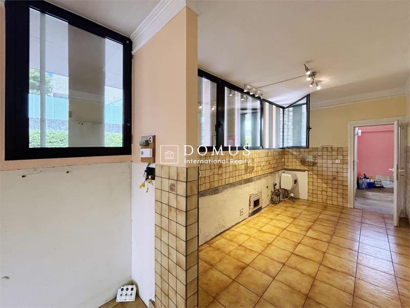 Villa con piscina, da ristrutturare, con grande potenziale (8)