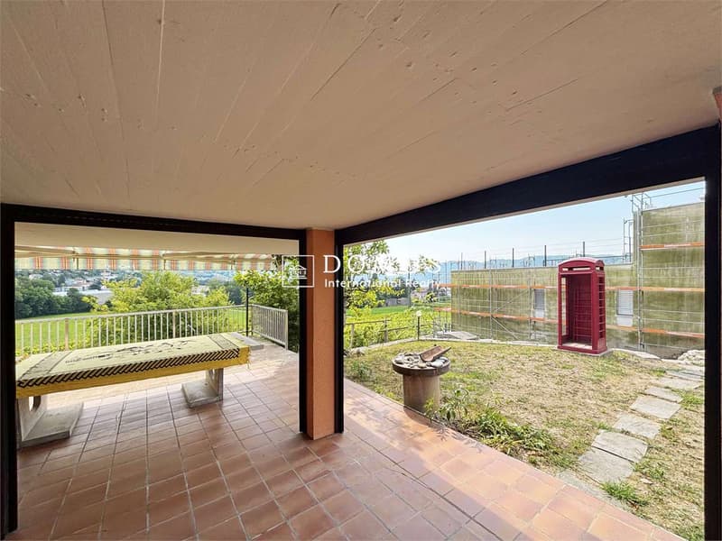 Villa con piscina, da ristrutturare, con grande potenziale (4)