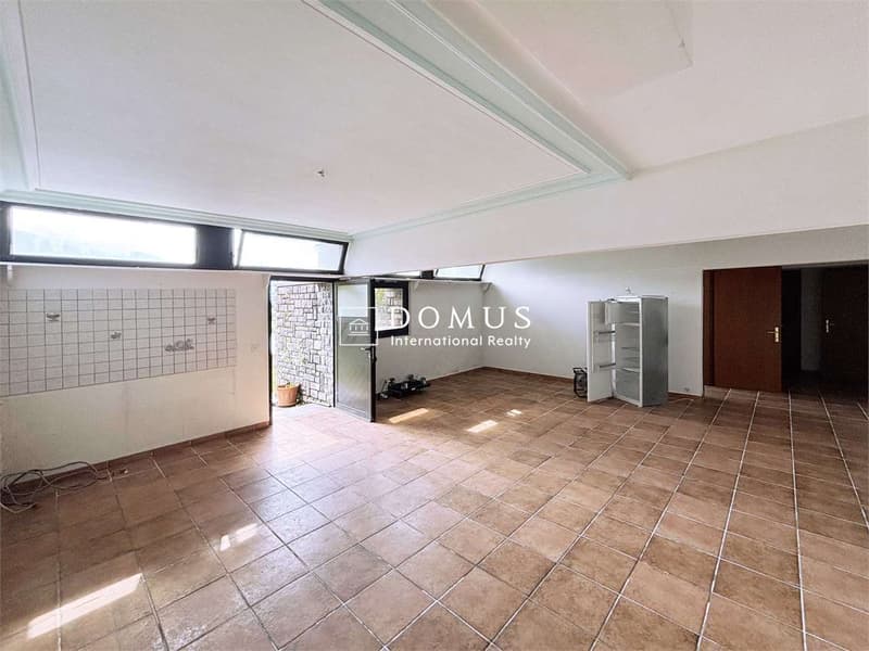 Villa con piscina, da ristrutturare, con grande potenziale (12)