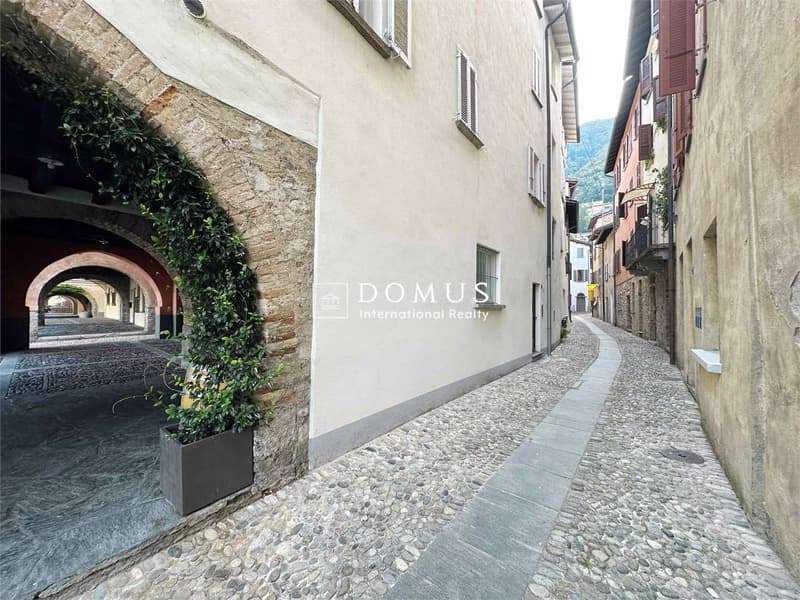Duplex in vendita nel centro storico di Bissone (1)