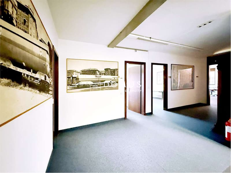 Intero piano ad uso uffici (6)