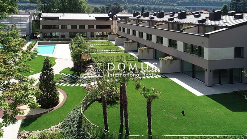 Appartamento a lago con giardino (2)