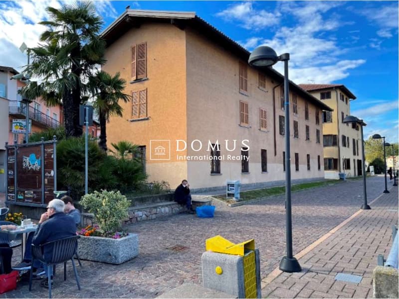 Prestigioso edificio fronte lago (6)