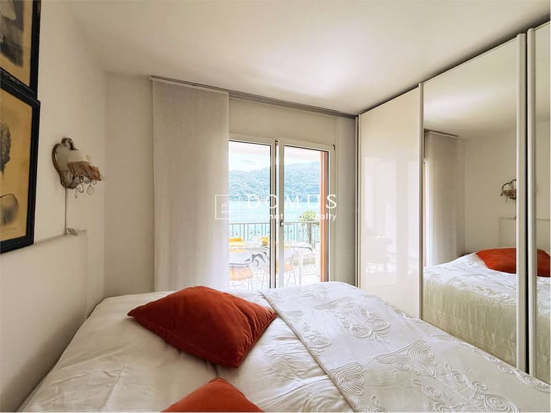 2,5 fronte lago con piscina e posto barca (5)