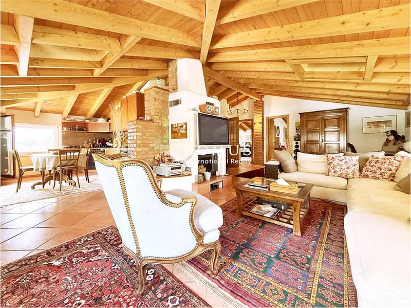 Casa indipendenti di 5 appartamenti con giardino e garage (8)