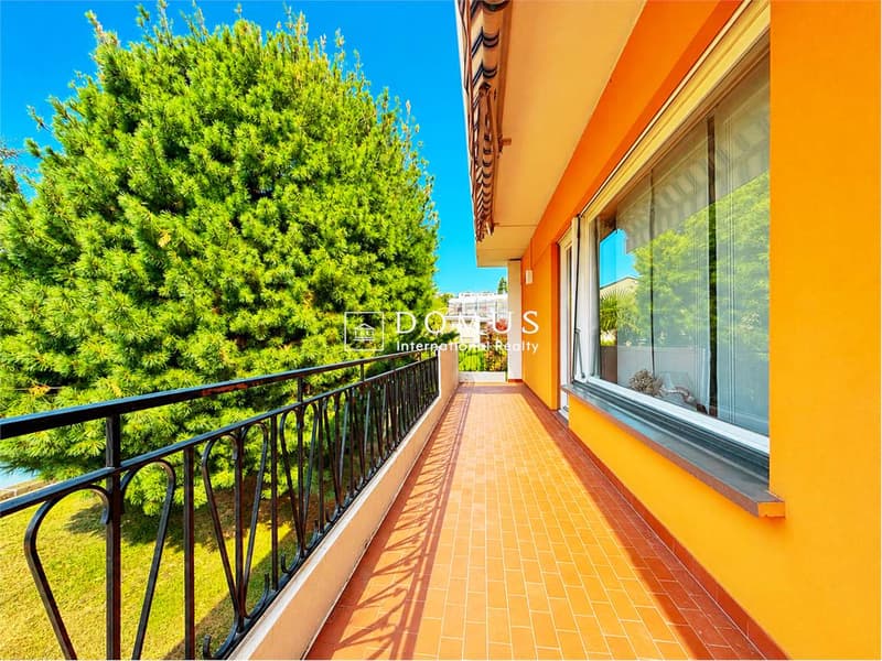 Villa indipendente immersa nel verde con piscina (6)