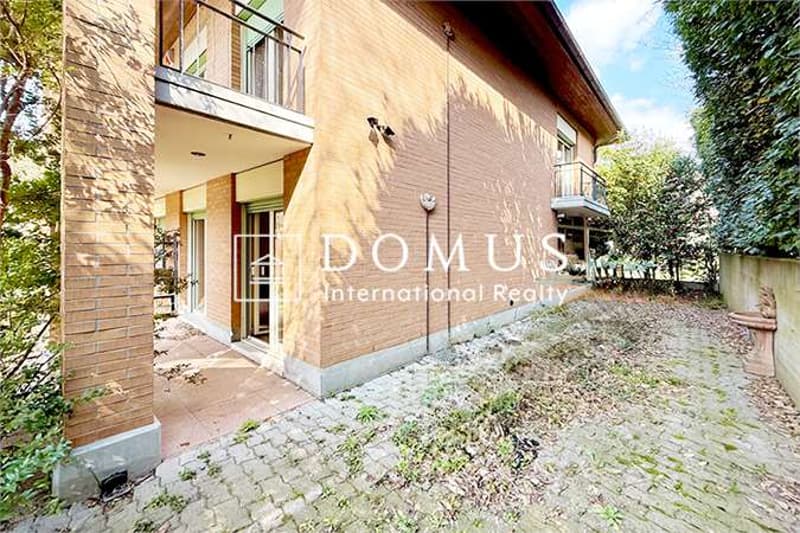 Casa indipendente con giardino e garage (10)