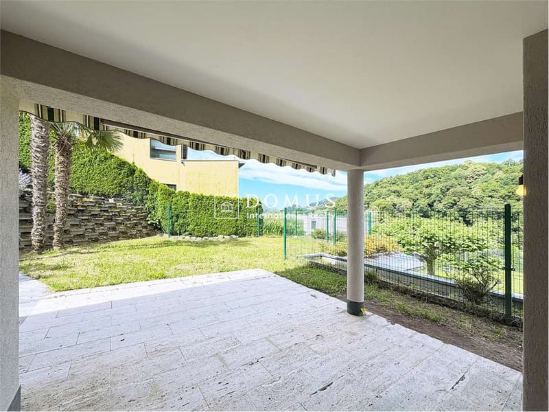 Villa con giardino privato a Carabbia (3)