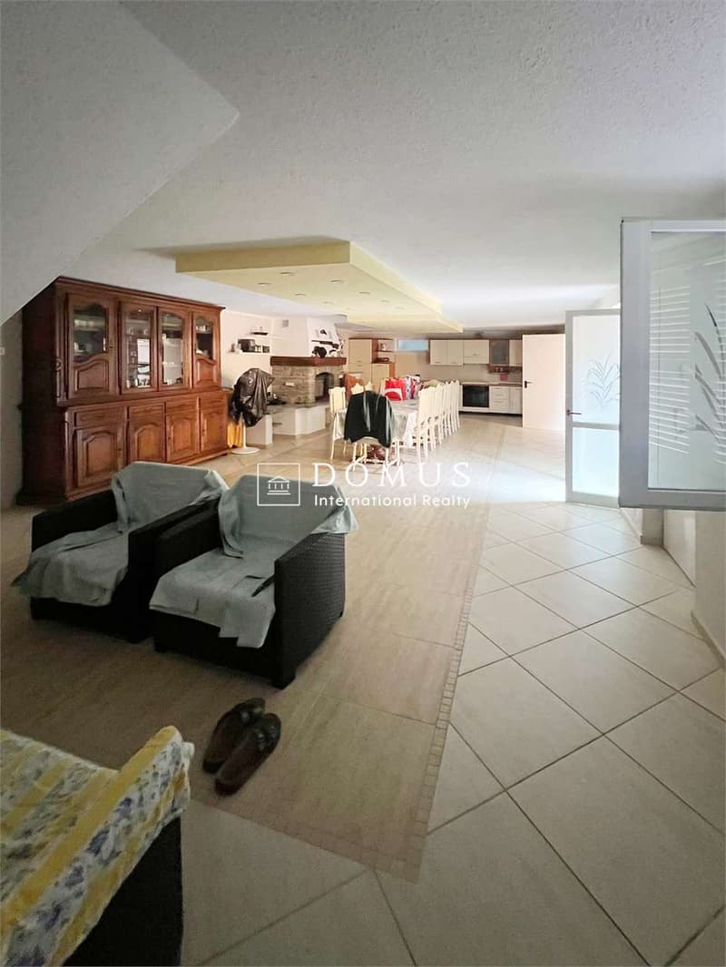 Villa indipendente con giardino, taverna e box a Lavena Ponte Tresa (10)