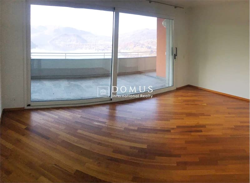 Elegante villa indipendente con splendida vista lago a Muzzano (4)