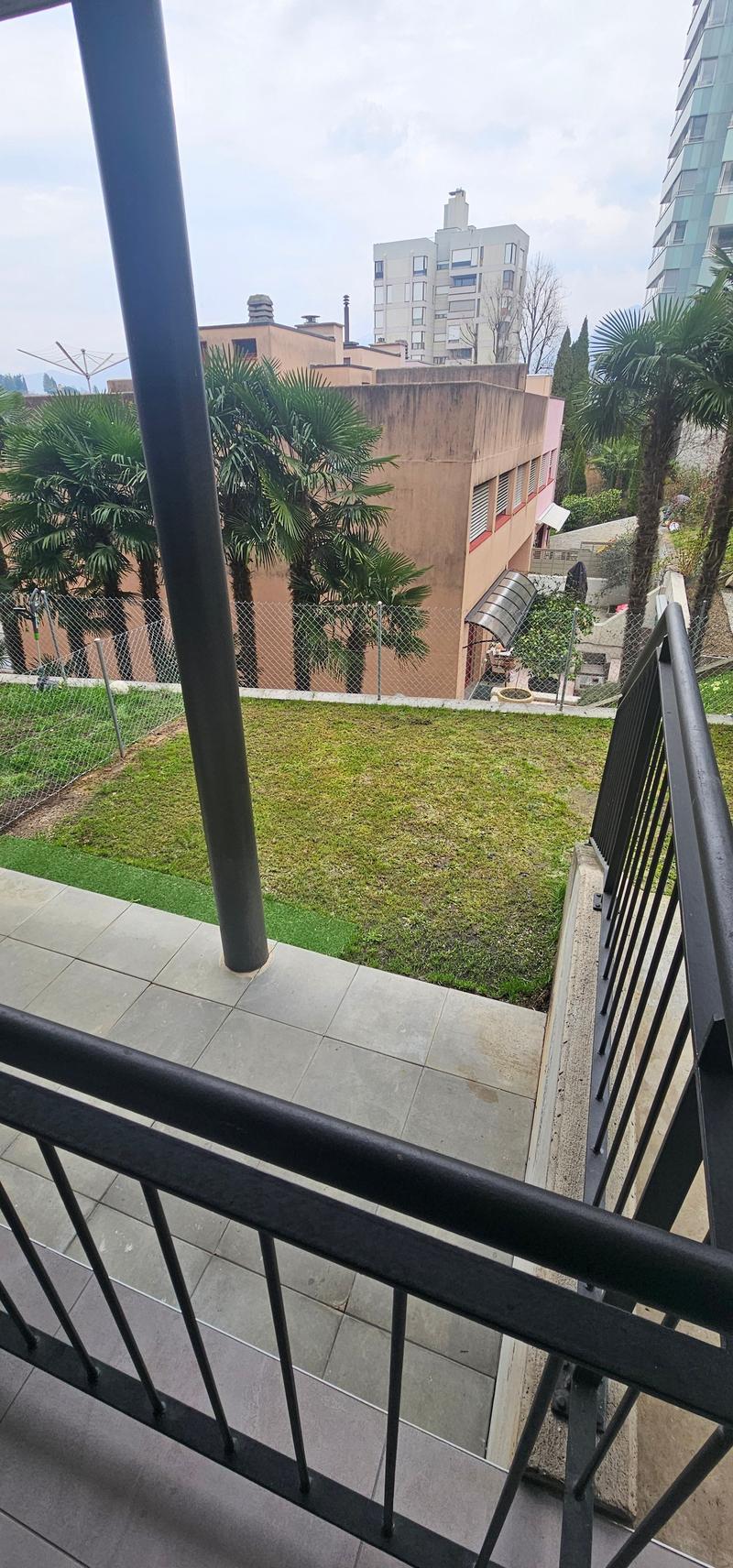 Moderno appartamento 2.5 locali con terrazza e giardino privato a Pazzallo (2)
