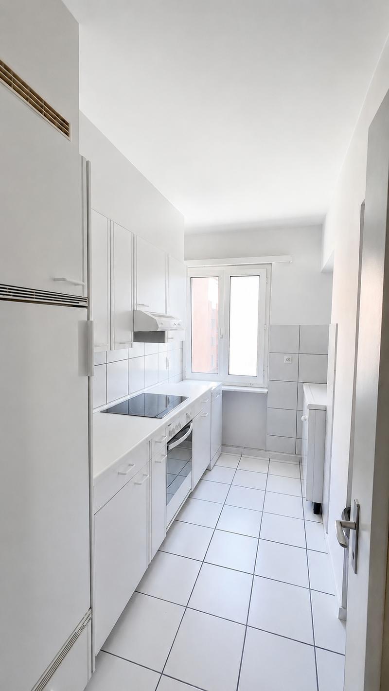 Appartamento di 3 locali con balcone a Lugano – Disponibile subito (1)