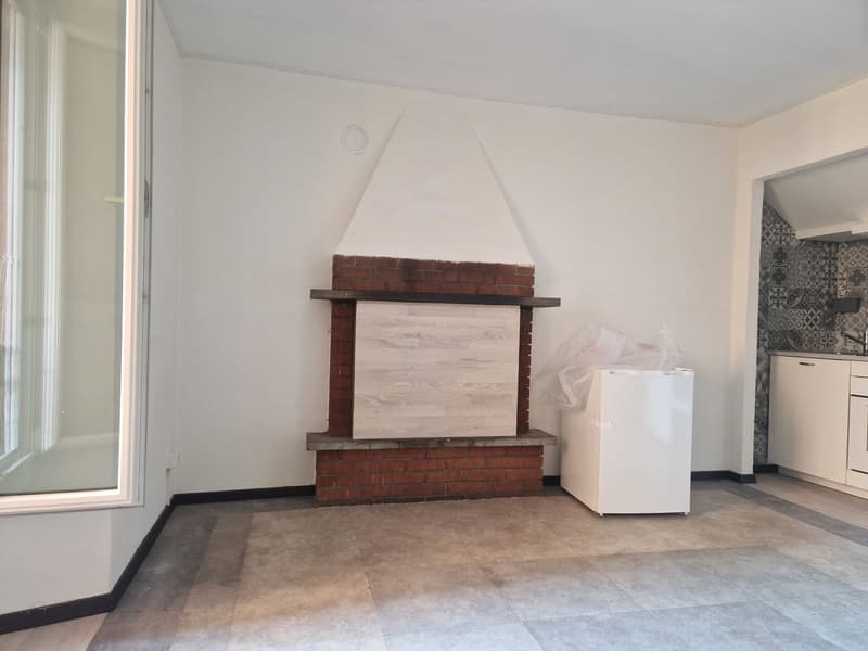 Affittasi appartamento di 3 locali a Tresa su tre piani, disponibile subito (2)