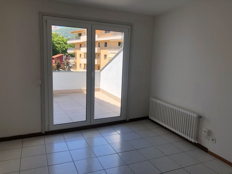 Affitasi appartamento di 3.5 locali a Porza (1)