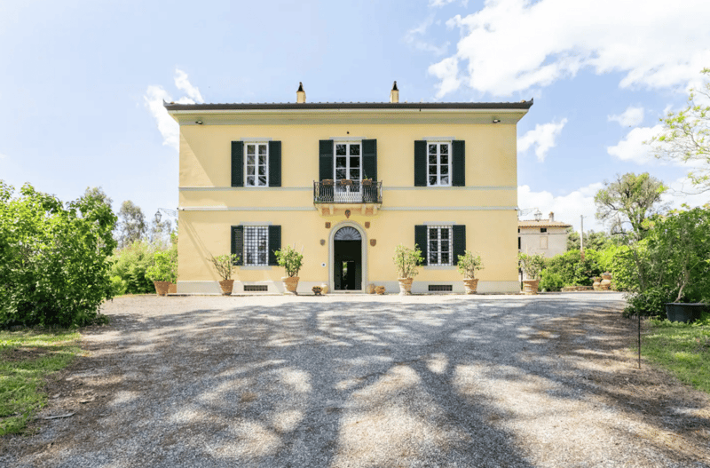 TOSKANA – Historische Villa in Hügelland, 4 km von Lucca entfernt + 3,3 Hektar Olivenhain und Weinberg (3)