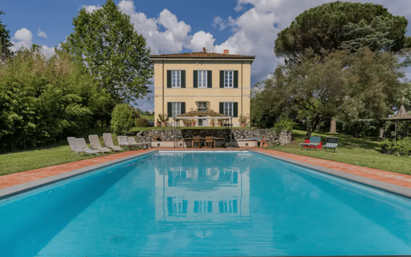 TOSCANA – Villa storica in zona collinare a 4 km da Lucca + terreno 3,3 ettari uliveto e vigneto (2)