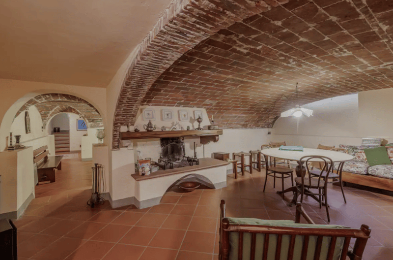 TOSCANA – Villa storica in zona collinare a 4 km da Lucca + terreno 3,3 ettari uliveto e vigneto (13)