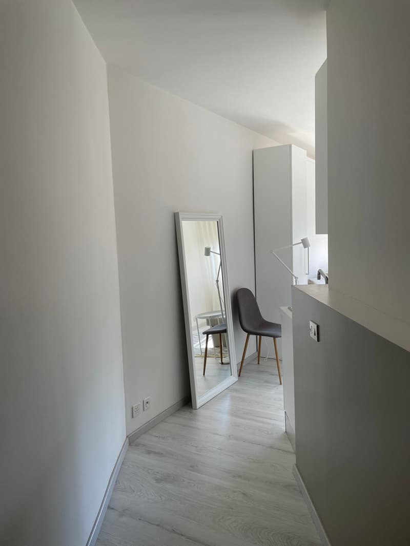 LUGANO – CASTAGNOLA – Vendesi moderno monolocale, zona residenziale parziale vista lago (5)