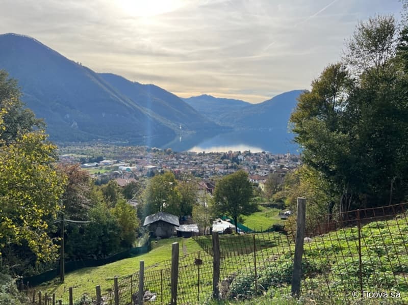 Terreno edificabile in vendita con vista Lago di Lugano, esposto a sud (1)