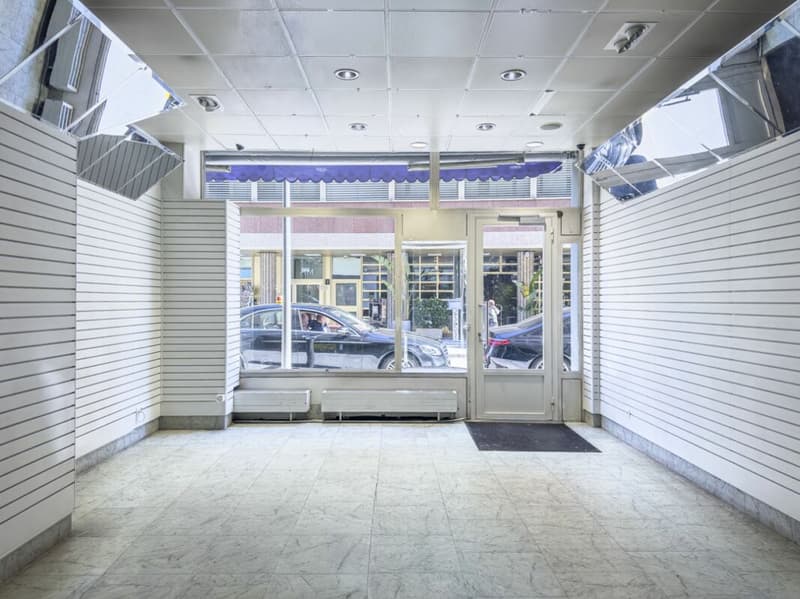 Retail space for rent in Lugano city center with storefront (6)