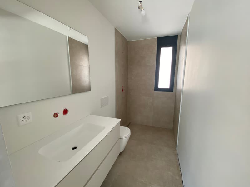Appartamento moderno con terrazza a Giubiasco (12)