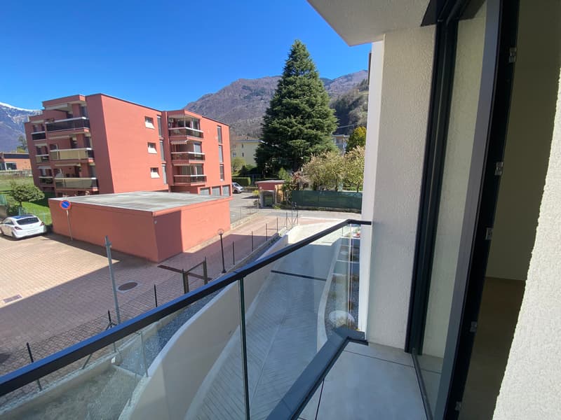 Appartamento moderno con terrazza a Giubiasco (11)