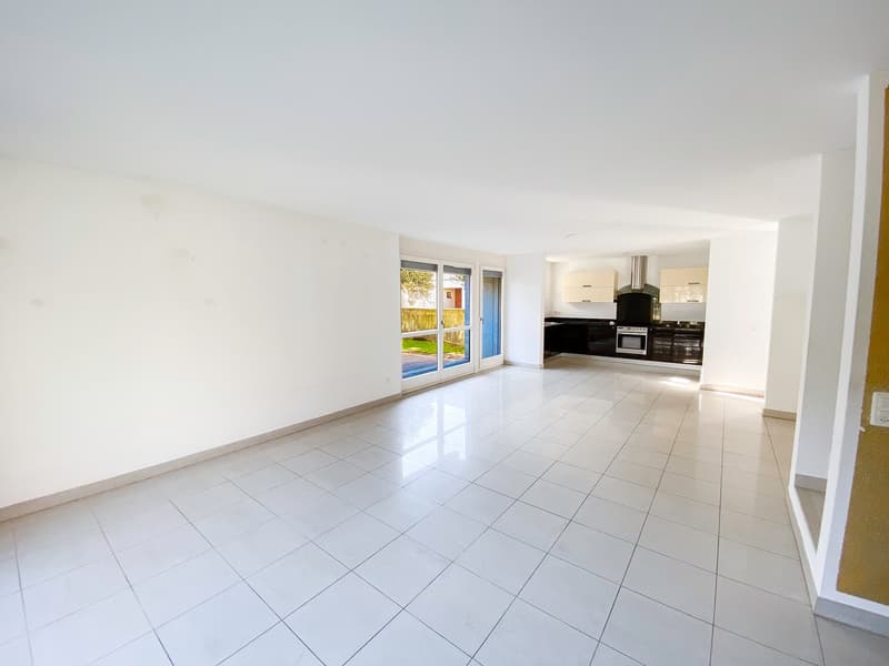 Casa unifamiliare con piscina a Minusio  / Villetta mit Pool (7)