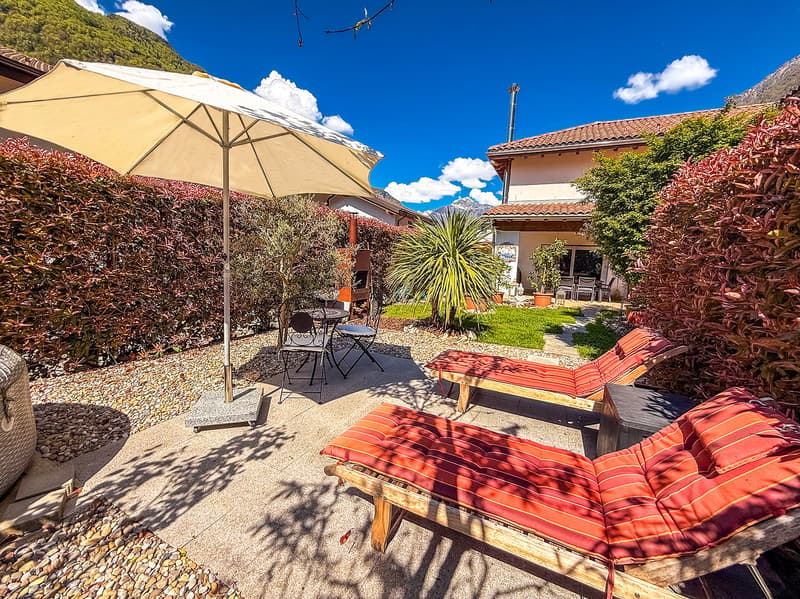 Grande 5.5 locali con giardino (30)