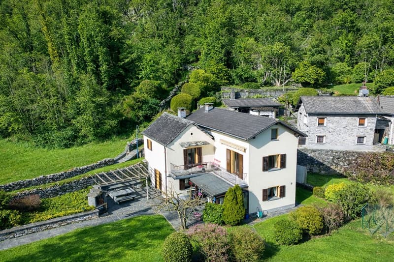 3-storey house, surrounded by greenery, balcony, terrace, raised ground floor, good view