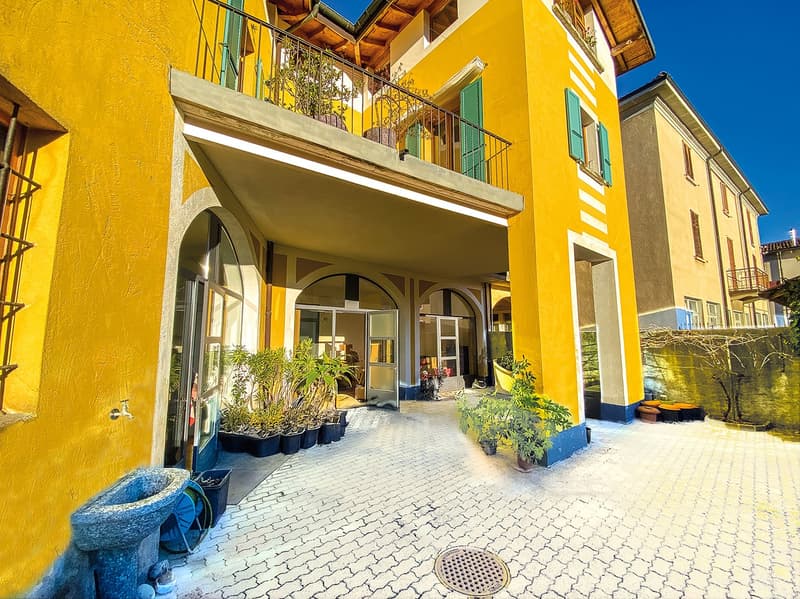 Grande Casa  di 10 locali con appartamento e locali a reddito (22)