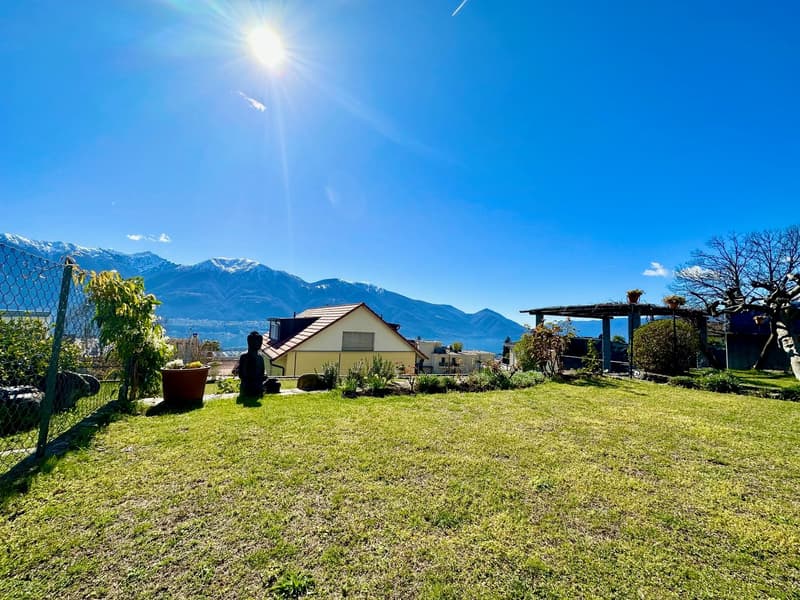 3-1/2 Zimmerwohnung mit Garten und Seeblick / 3.5 con giardino (2)