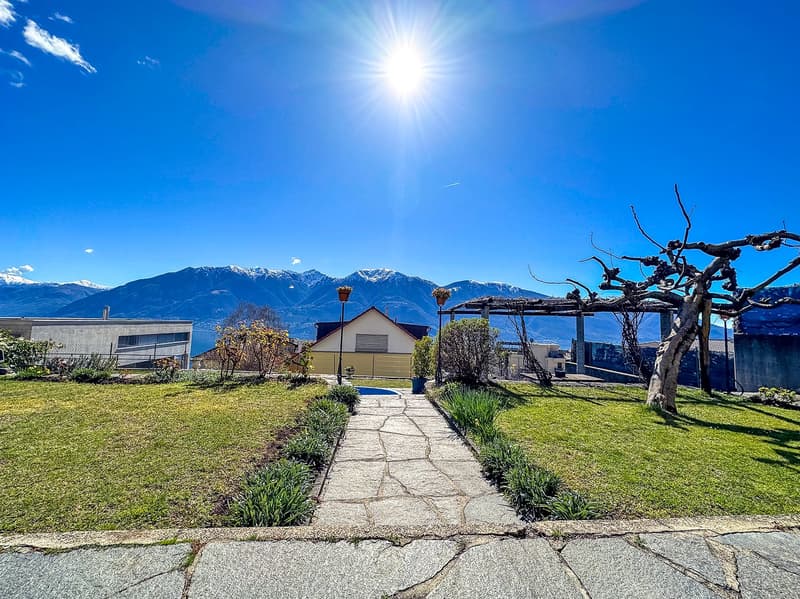 3-1/2 Zimmerwohnung mit Garten und Seeblick / 3.5 con giardino (1)