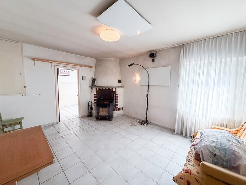 Terreno compresa casa unifamiliare completamente da rinnovare (9)