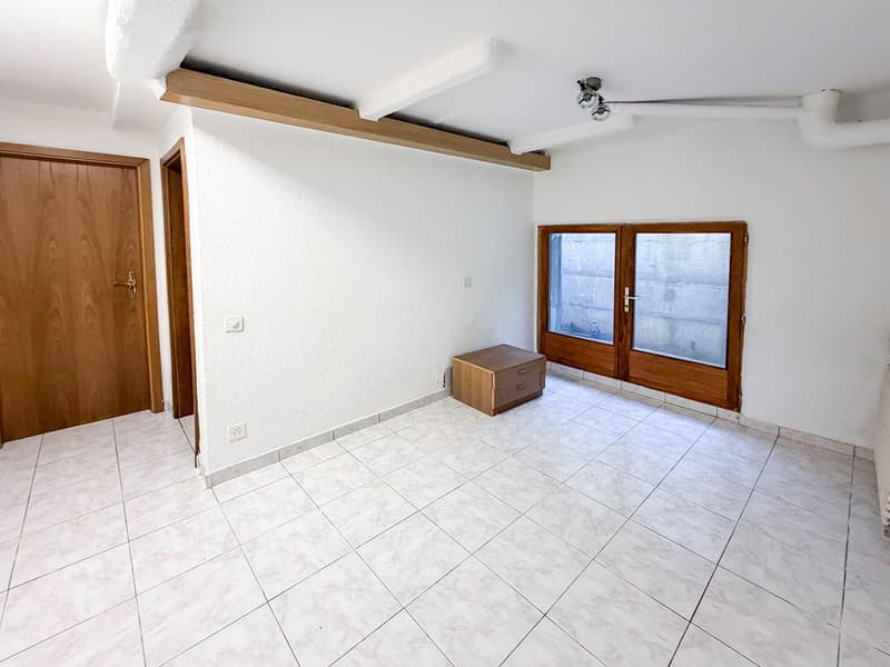 Terreno compresa casa unifamiliare completamente da rinnovare (22)