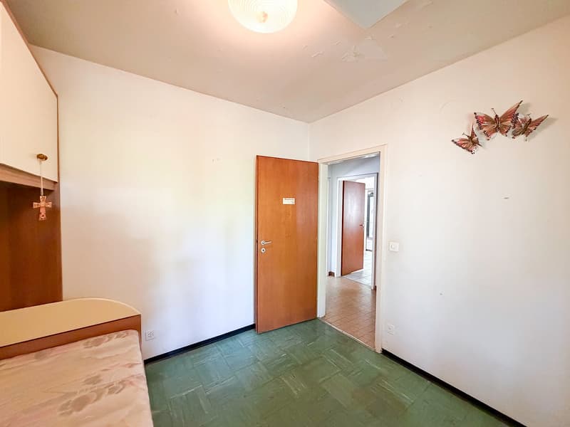 Terreno compresa casa unifamiliare completamente da rinnovare (20)
