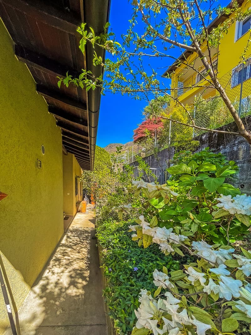 Grande casa unifamiliare con giardino e vista sui Castelli di Bellinzona (19)