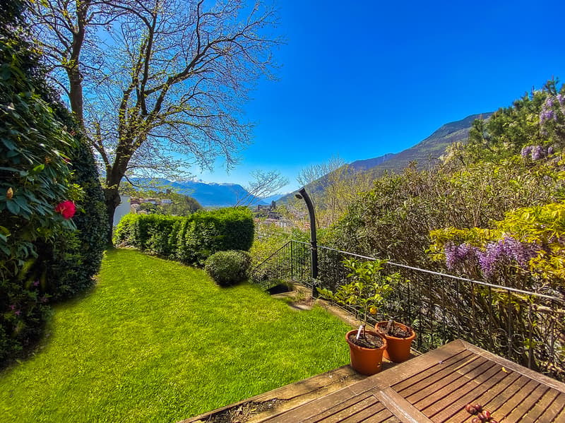Grande casa unifamiliare con giardino e vista sui Castelli di Bellinzona (22)