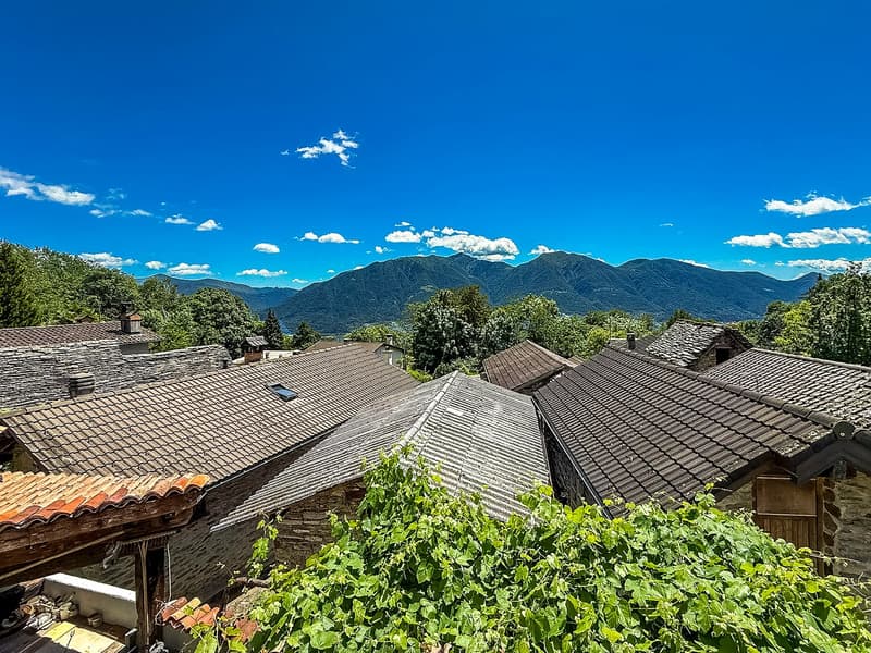 Tipica casa ticinese nel suggestivo Borgo di Viona, a Brione sopra Minusio (22)