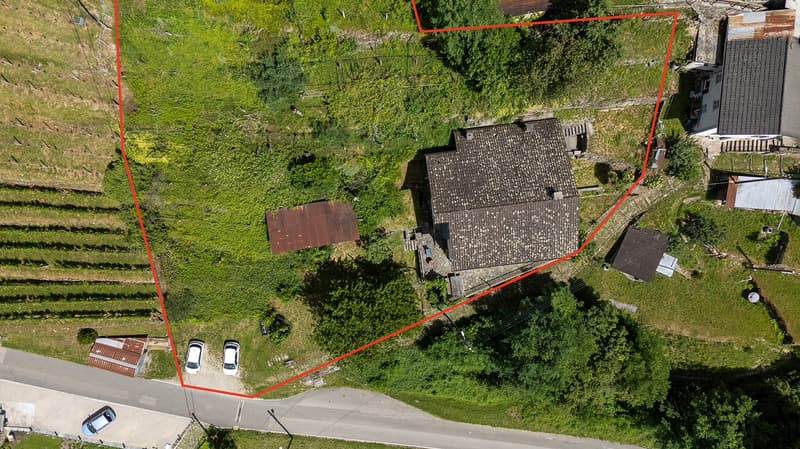 Grande Casa Bifamiliare di 9 locali da rinnovare, con terreno edificabile (5)