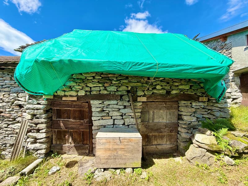 Rustico in pietra da riattare / Naturstein-Rustico mit Ausbaupotenzial (4)