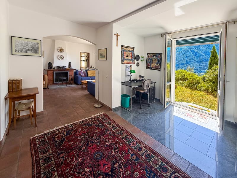 Villa nella natura, con vista panoramica mozzafiato (12)