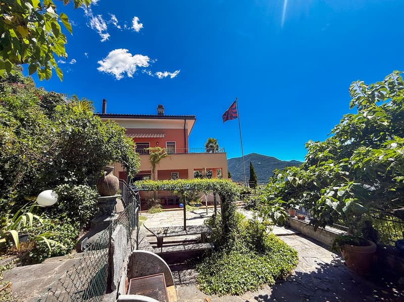 Villa nella natura, con vista panoramica mozzafiato (38)