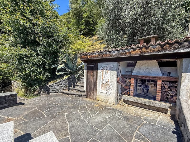 Villa nella natura, con vista panoramica mozzafiato (40)