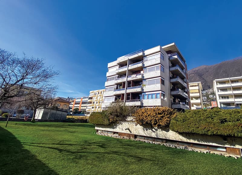 A due passi dal lago e dalla stazione di Minusio, grande e soleggiato 4.5 locali (17)