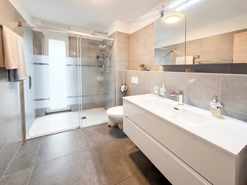 4,5-Zimmer-Wohnung mit Wintergarten und privat Garten (13)